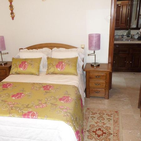 Casal Dos 5 Hotel Minde Стая снимка